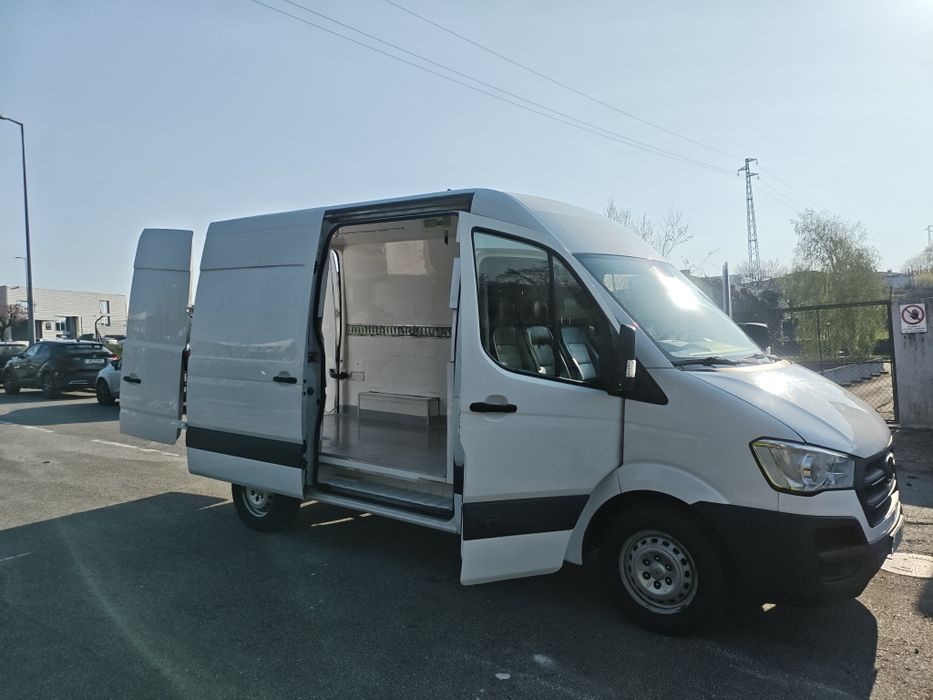Hyundai H350 com motor novo e sistema de frio