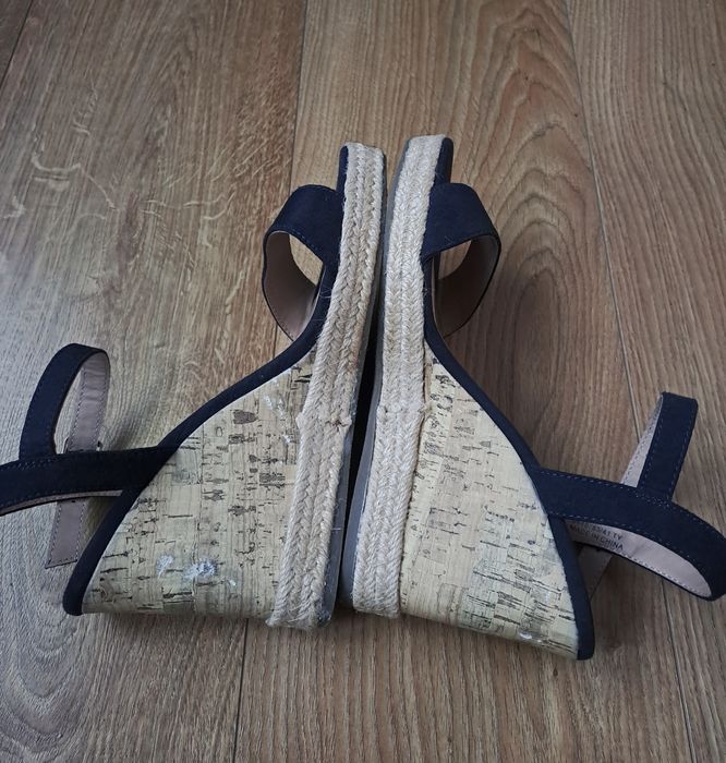 Синие женские босоножки на платформе