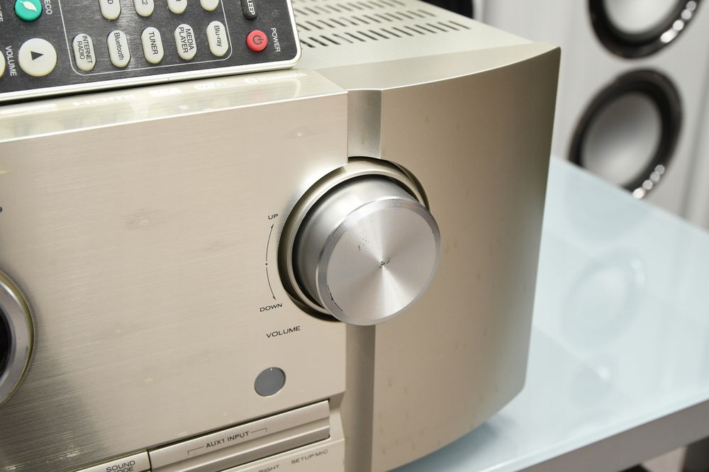 Amplituner wzmacniacz do kina domowego stereo Marantz SR5009 pilot