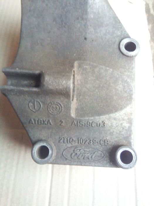 Кронштейн генератора Ford Connect