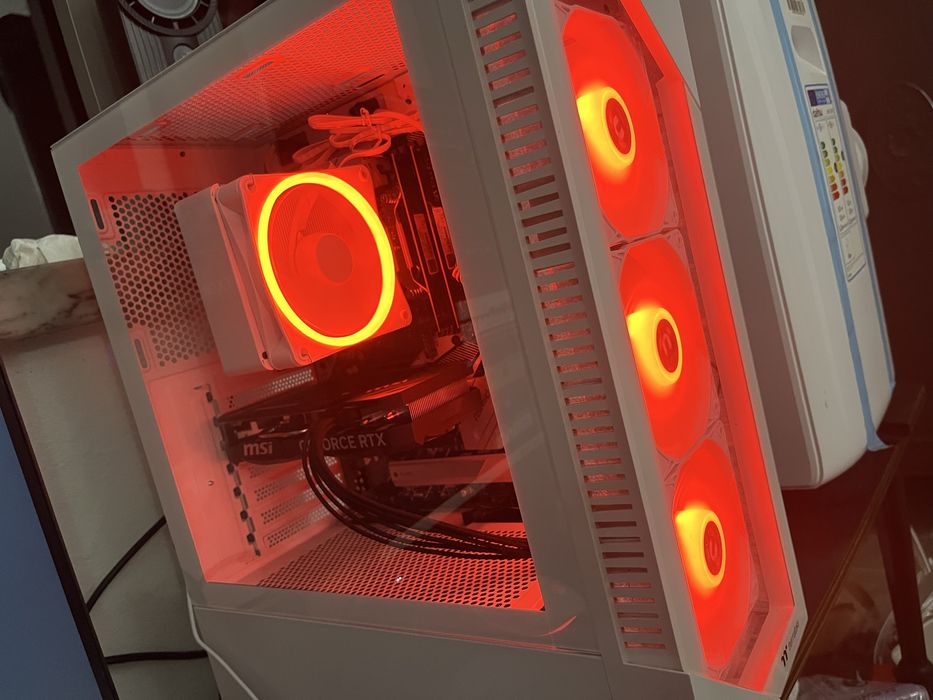 Torre gaming white  com bundle i5 10400F +RTX4060TI 8GB msi+ 16gb 3200mhz+ Nvme 512GB vendo ou troco