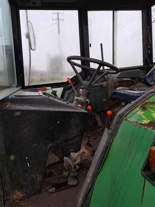 Ciągnik John Deere 2130 z ładowaczem czołowym Quicke