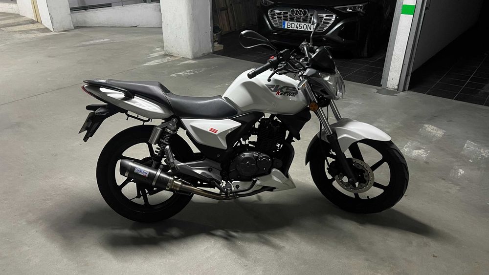 Keeway RKS 125 (ano 2016) Sempre de Garagem Muito Estimada