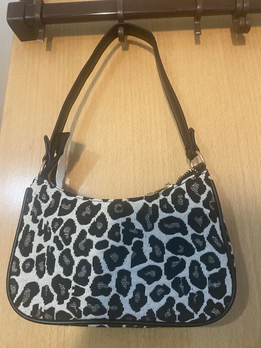 Mala pequena de ombro