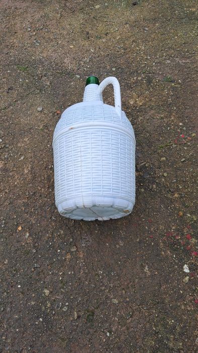 Garrafões em bom estado