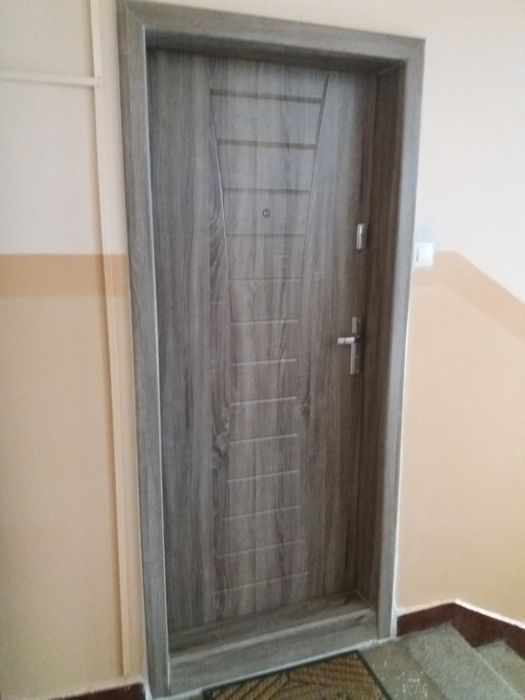 Drzwi wewnętrzne i zewnętrzne z montażem