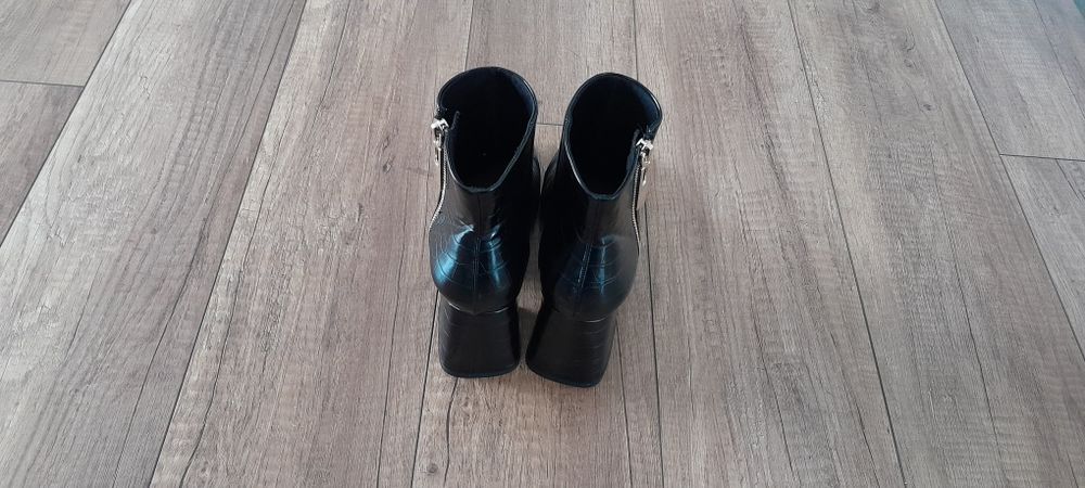Nowe jesienne botki Stradivarius - 36
