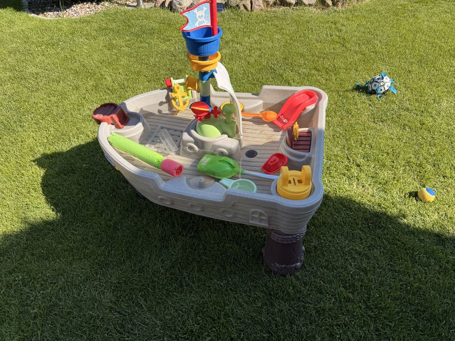 Plac wodny statek little tikes
