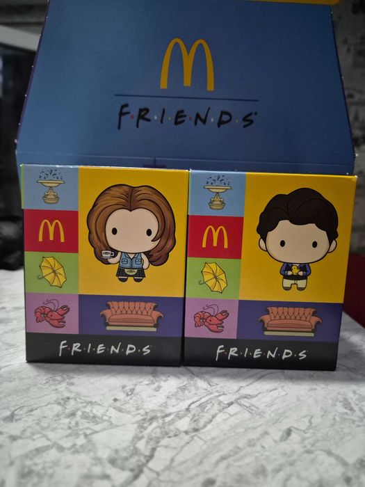 Фігурки з макдональдз друзі