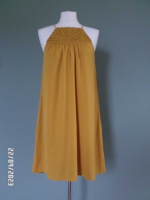 Śliczna sukienka-H&M-rozm-38-S/M