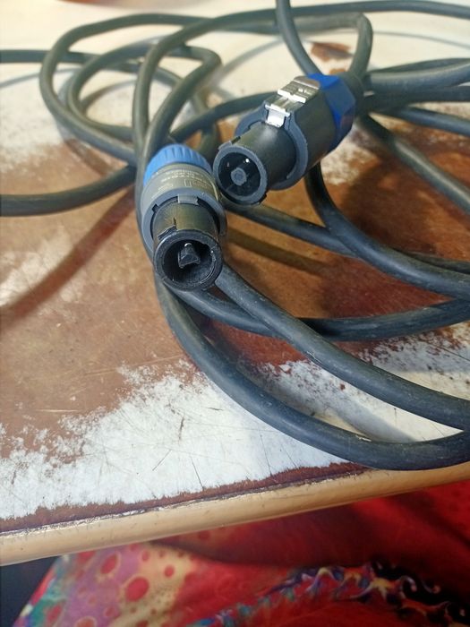 акустичний кабель з роз'ємами Speakon (спікон)