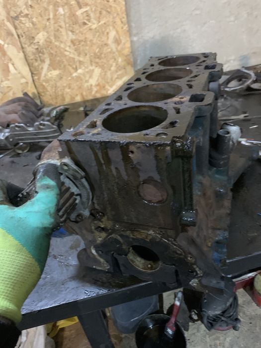 Блок мотора под проточку ваз 2110 2111 2112 приора 1.5 1.6 16v