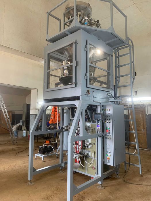 Фасувальний апарат для пакування в азотному середовищі