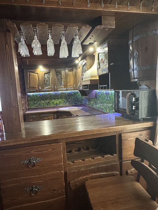 Продам кухню під старовину .Терміново .