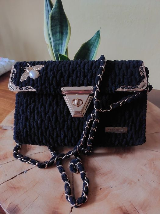 Damska czarna torebka