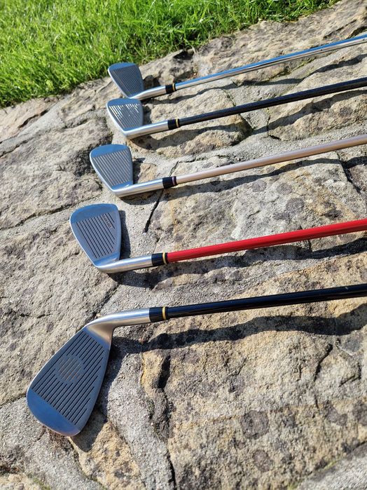 Zestaw kijów golfowych  z torbą