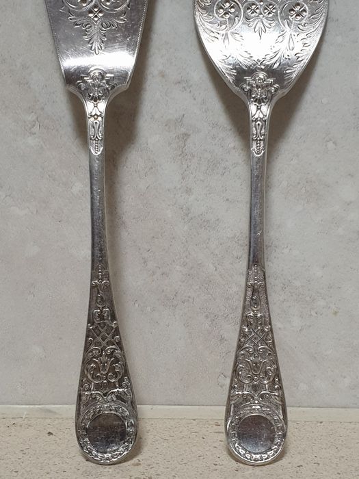 Maravilhosos antigos talheres de servir peixe ingleses -banho em prata