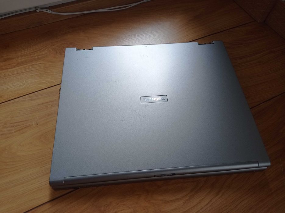 Laptop Toshiba Tecra M5 - części - matryca, touchpad, palmrest