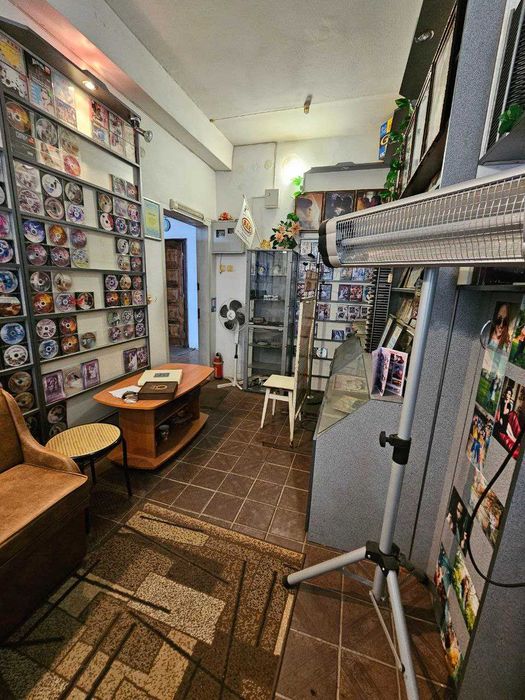 Комерція навпроти Велесу 2пов 12м2