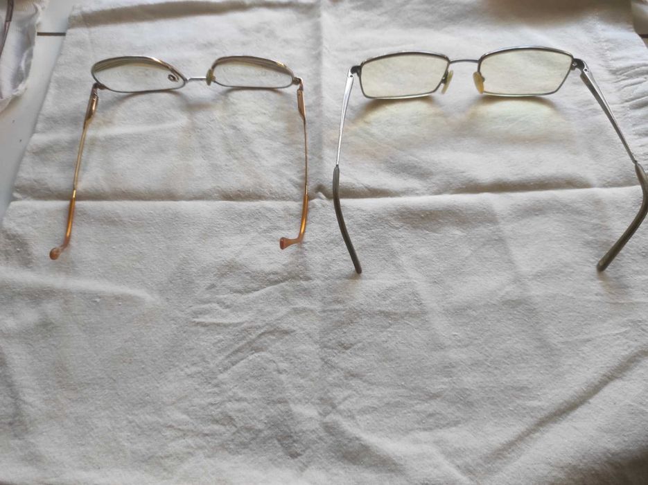 Armações de óculos com as lentes