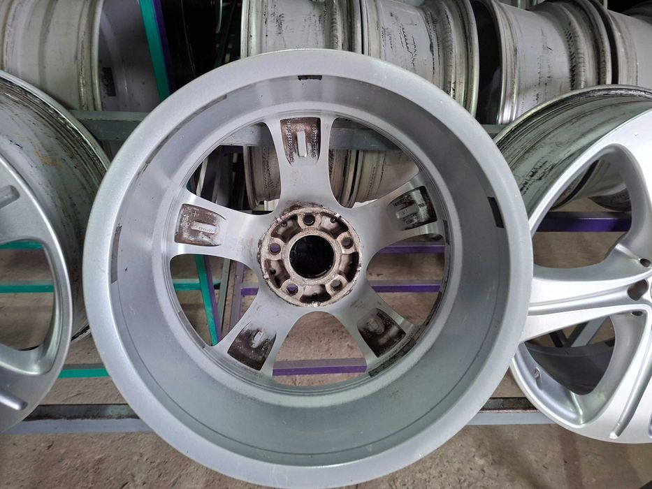Оригінальні диски Mersedes W-213 5/112 R18 8J ET43.