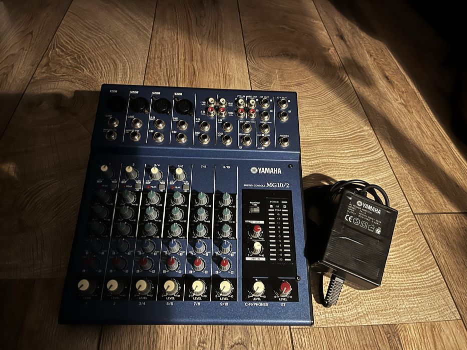 Yamaha MG-10/2 - mikser estradowy