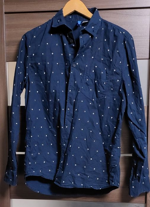 Рубашка синяя классическая, с мелким рисунком Divided H&M