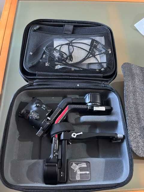 DJI RS 4 Pro – Gimbal Profissional para Câmaras Sony, Canon, Panasonic, Nikon