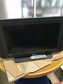 Tv lcd sanyo 26" Ler descrição