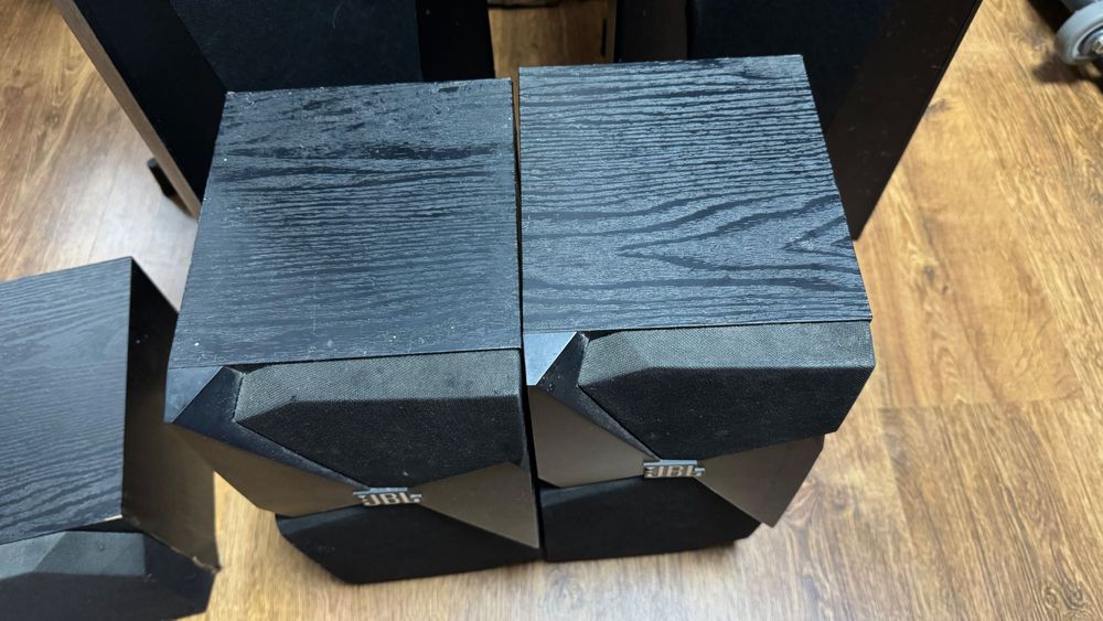 JBL Studio 130 – Legendarna jakość dźwięku! 2 głośniki w dobrym stanie