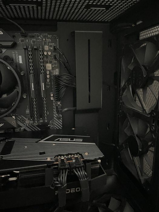 Komputer gamingowy NZXT AMD Ryzen MAG