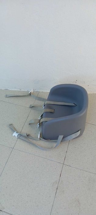 Cadeira/banco de refeição.