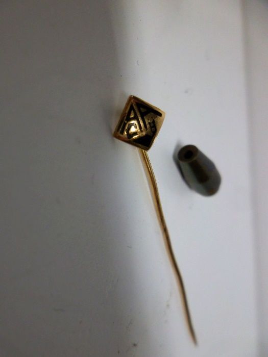 alfinete Associação Académica de Coimbra em ouro - contrastado
