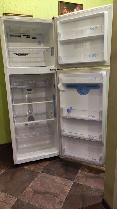 Холодильник No-Frost LG двокамерний