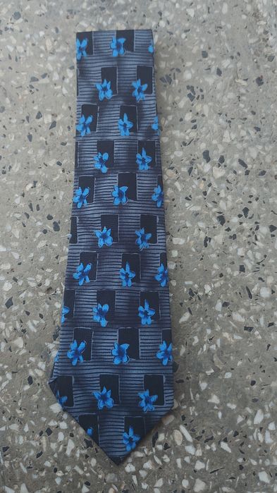 krawat jedwabny 100% jedwab silk cavenline classic kwiaty niebieskie