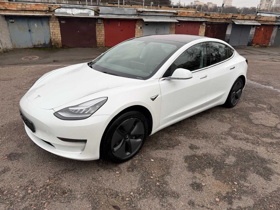 Продам Tesla Model 3 2018