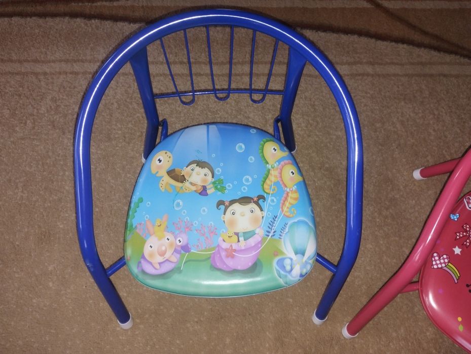 Krzesełko dziecięce metalowe piszczące nowe