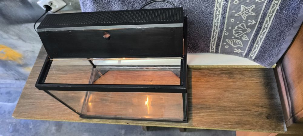 Pequeno Aquário ( 35x20x25 ) Como Novo