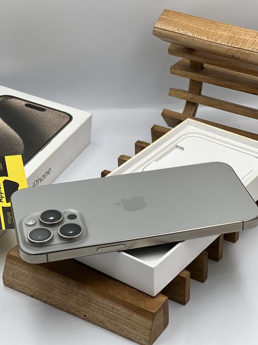 iPhone 15 Pro Max 256Gb natural  з рідною коробкою фізична сім