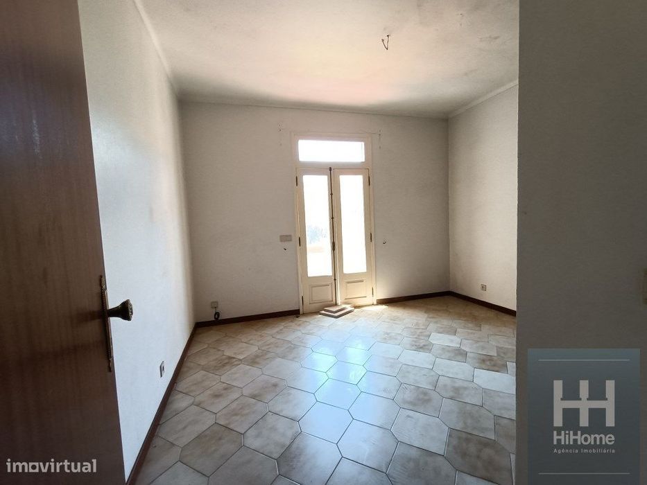 Moradia T4 +2 com terreno e garagem no Funchal