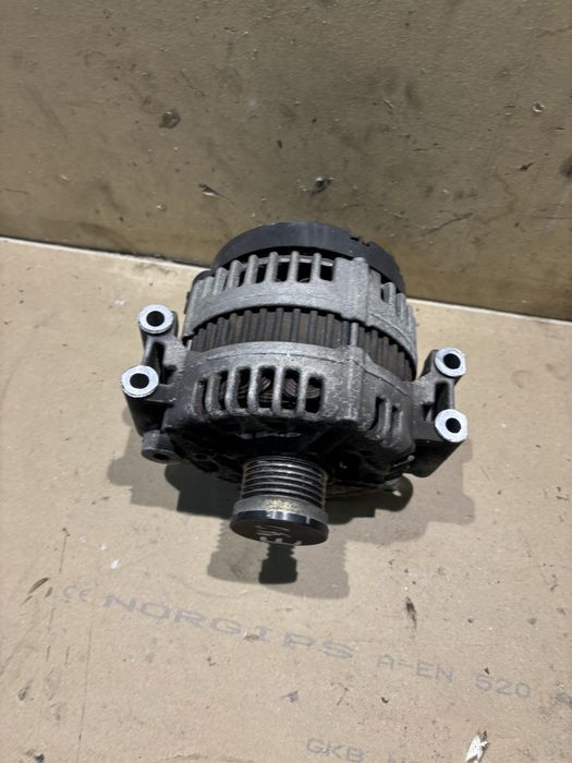Alternator bmw e90 e60 e91 e61 x5 x3  3.0 benzyna 3.0 i 2.5 i  180 a