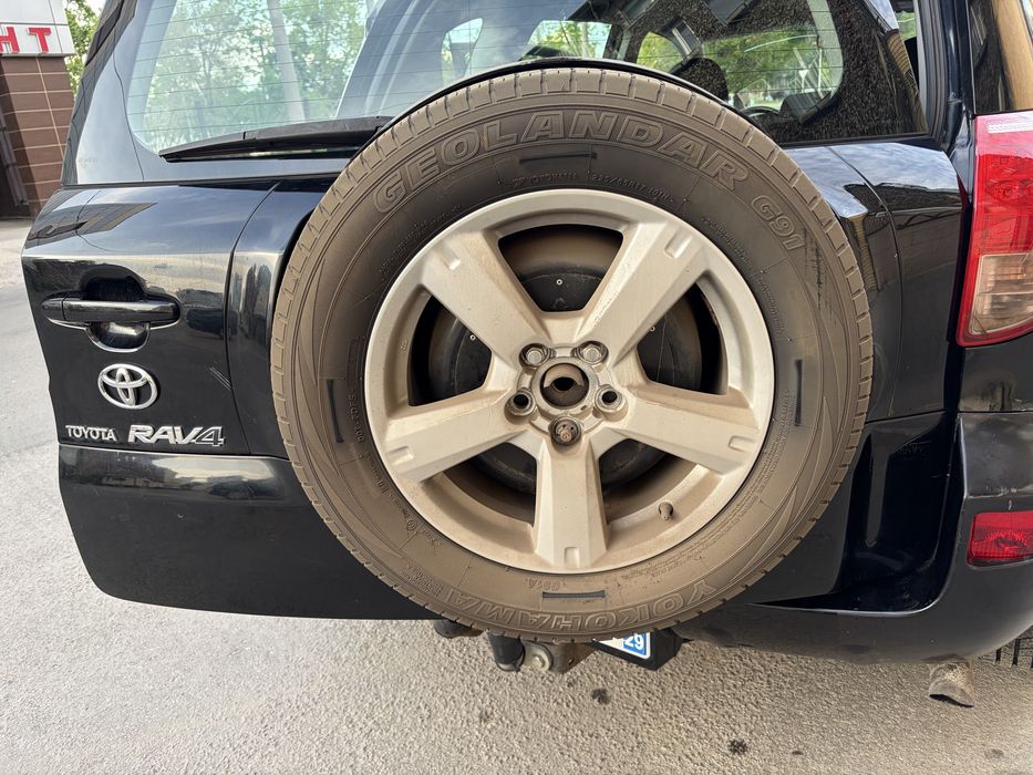 Toyota RAV4 2.2 D-CAT 4x4 МКПП 6-ступ