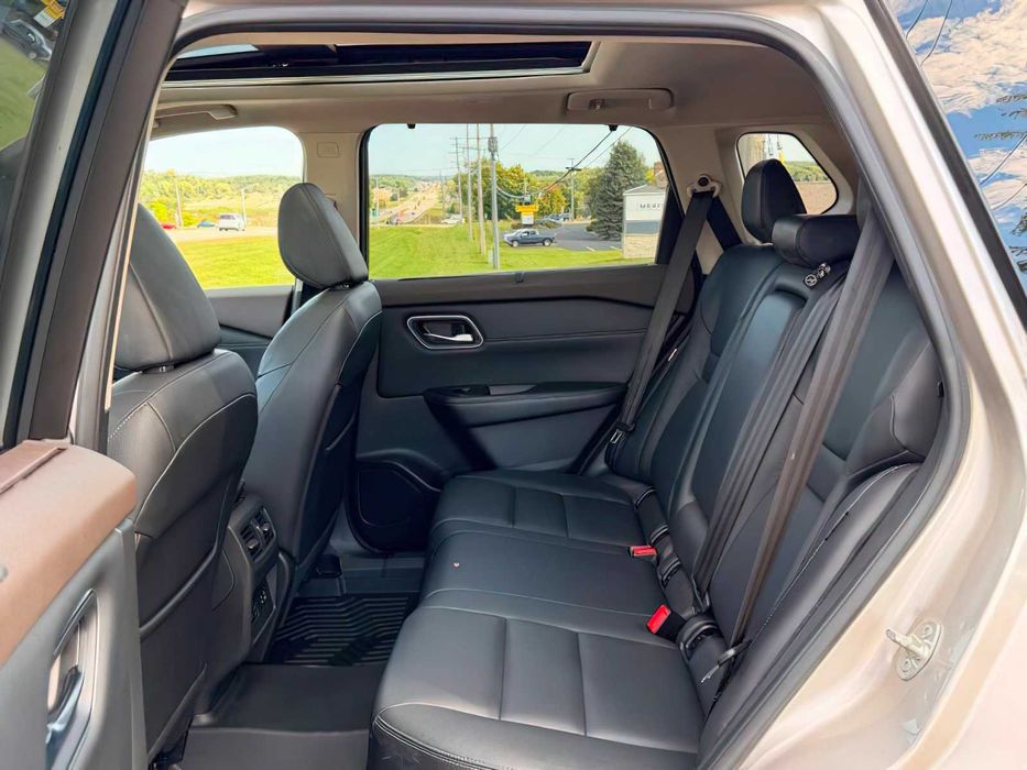 Nissan Rogue SL      2021