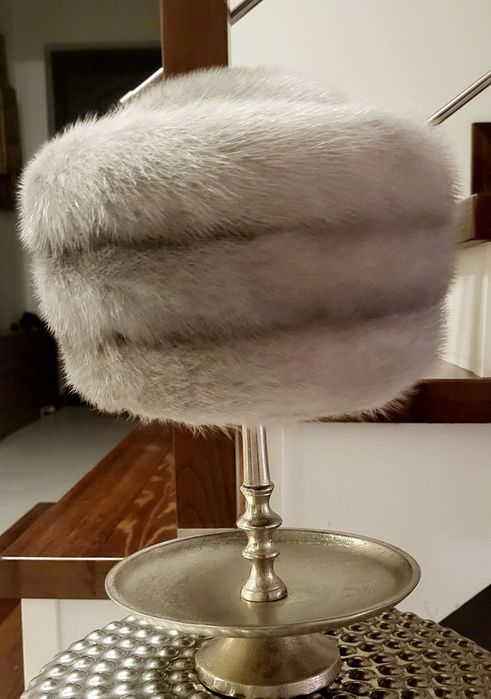 Toczek  srebrno szary z norek