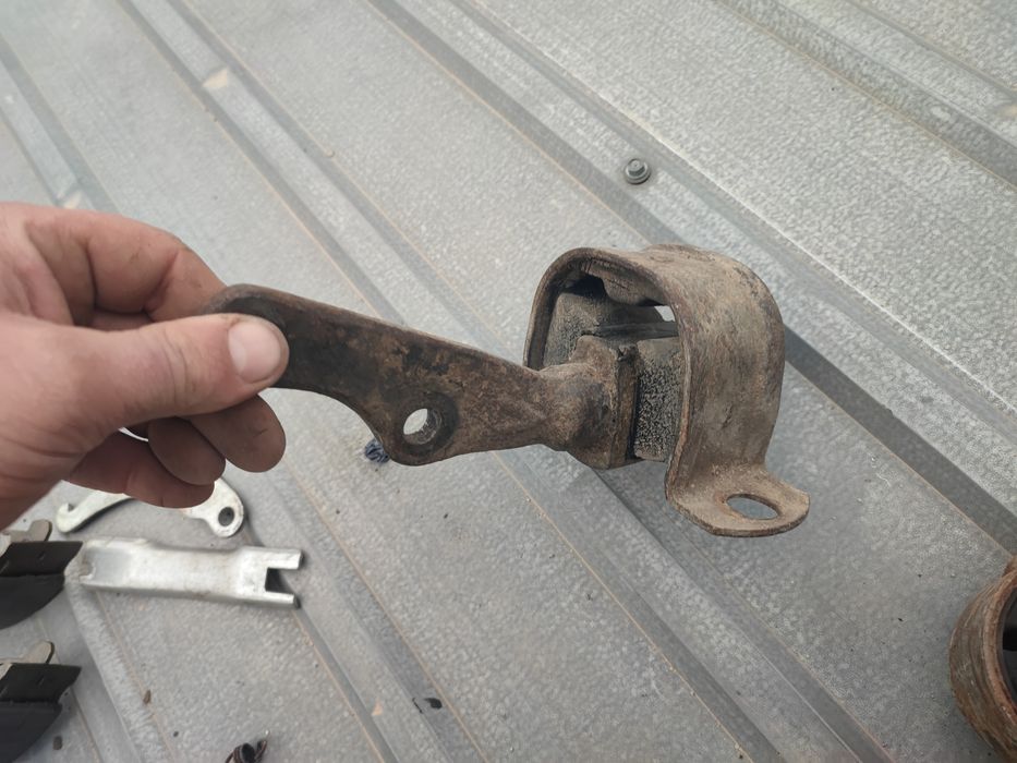 Подушки двигуна 2108-15