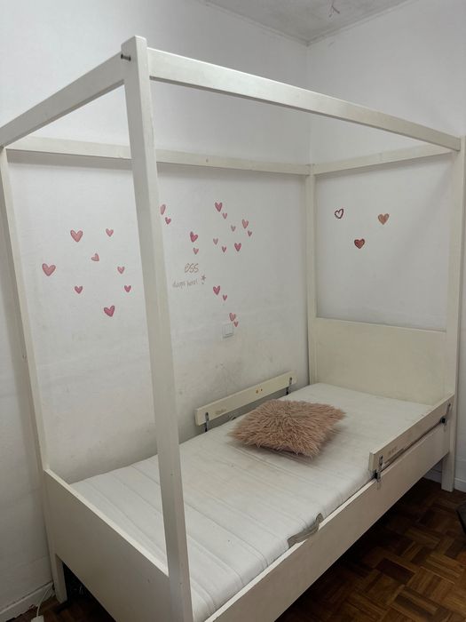 Cama para criança com estrado