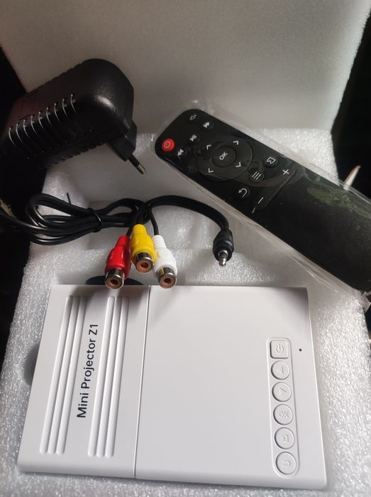 Wall-mounted Mini Projector450371628386887681