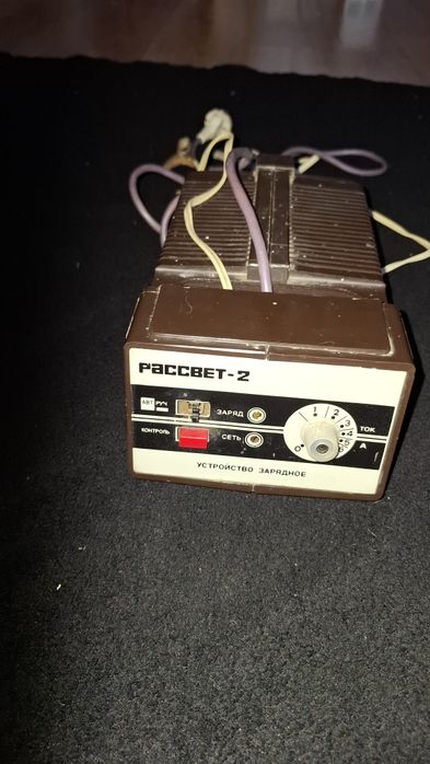 Ruski prostownik Rasswet 2 12V ,6,3A