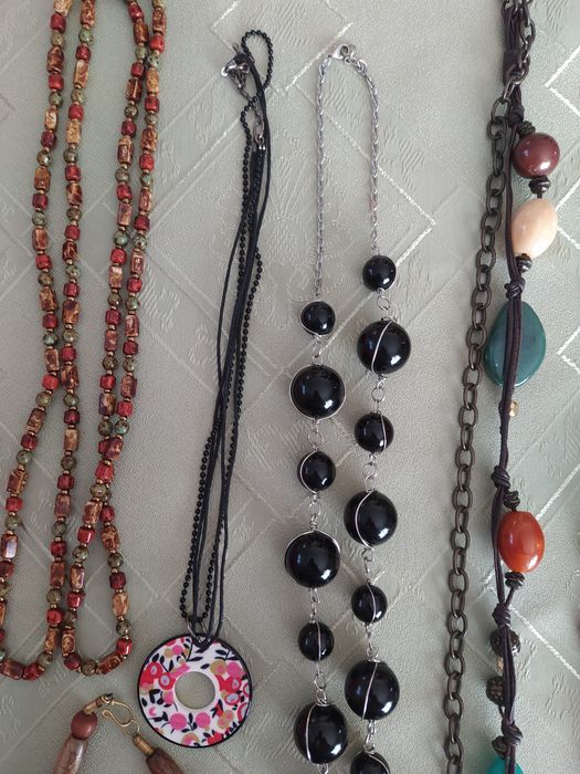 Zestaw sztucznej biżuterii