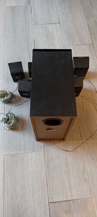 Kit colunas 5.1 Samsung com subwoofer